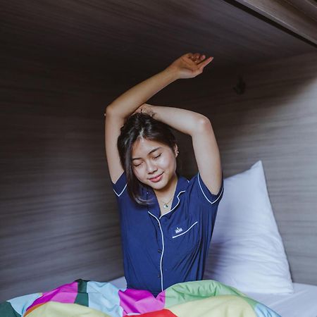 Nomad Hostel Kemang Jakarta Buitenkant foto