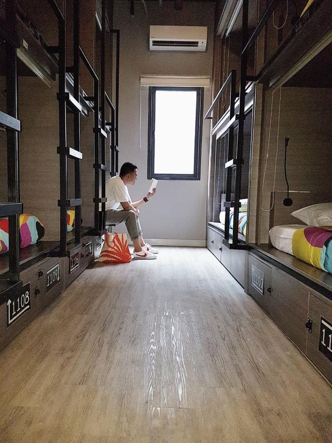 Nomad Hostel Kemang Jakarta Buitenkant foto