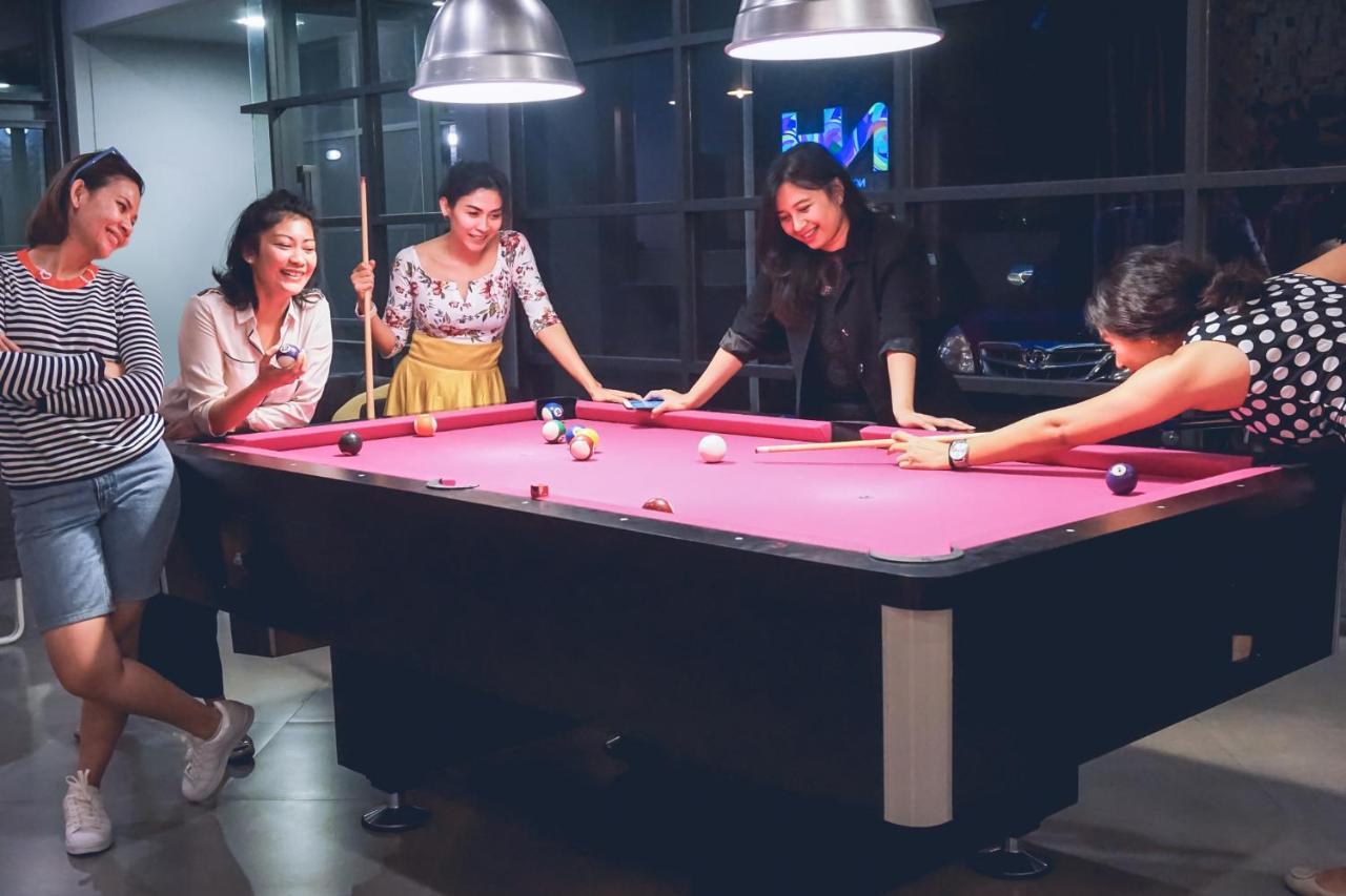 Nomad Hostel Kemang Jakarta Buitenkant foto