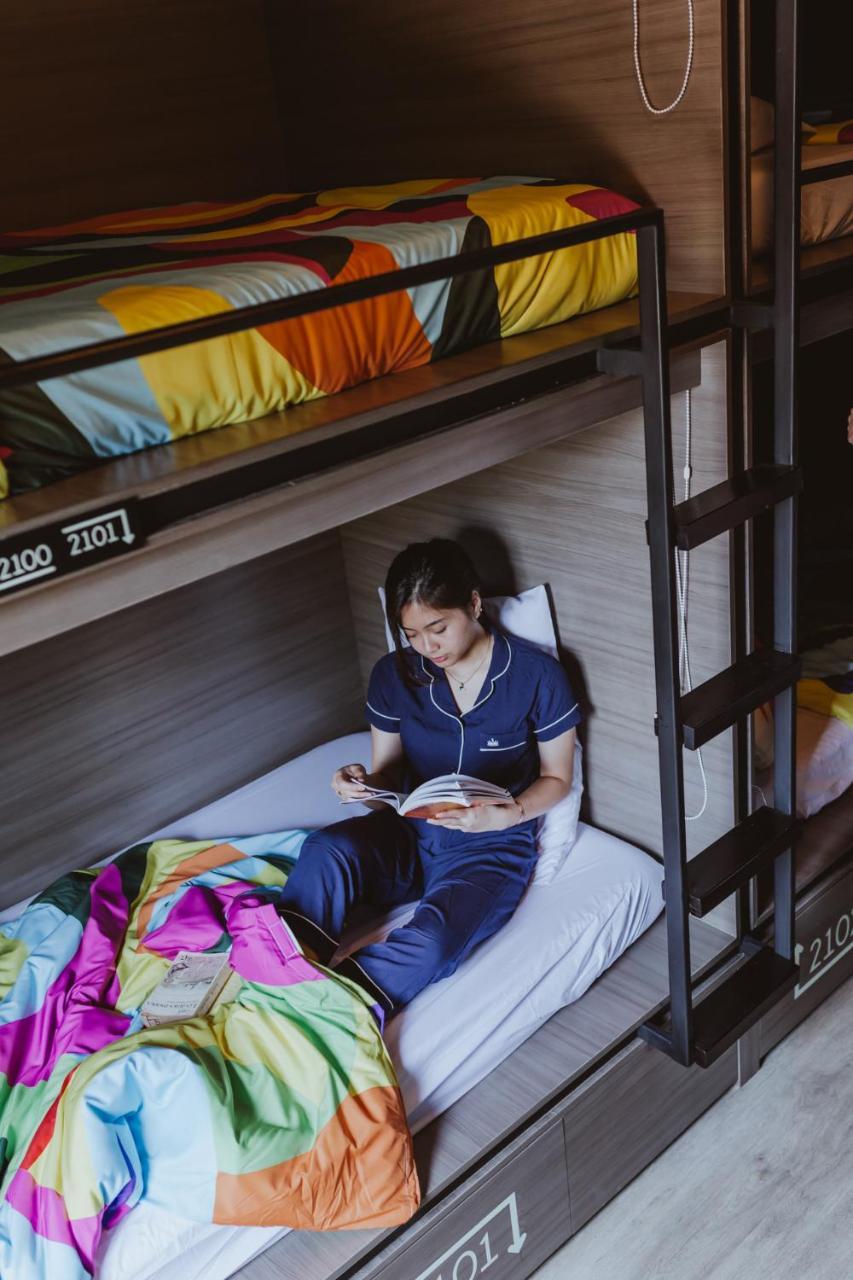 Nomad Hostel Kemang Jakarta Buitenkant foto