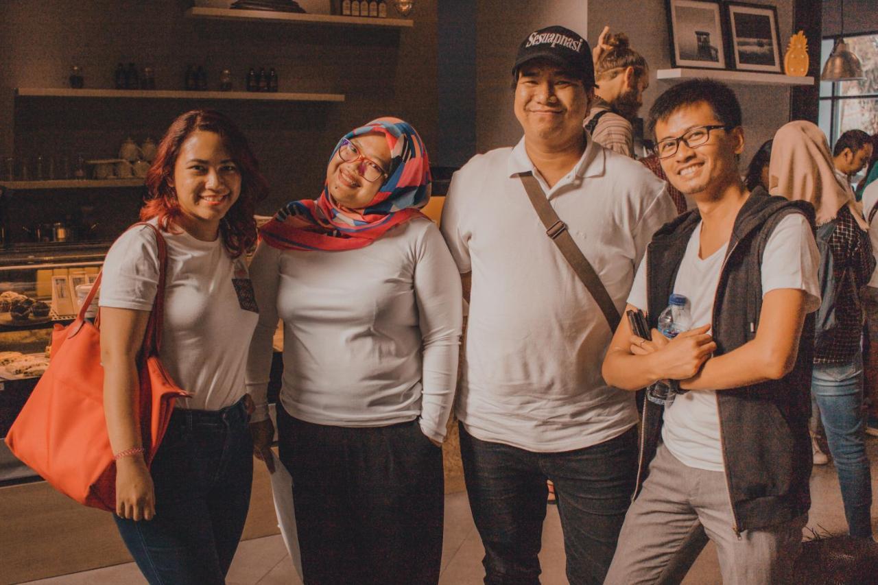 Nomad Hostel Kemang Jakarta Buitenkant foto