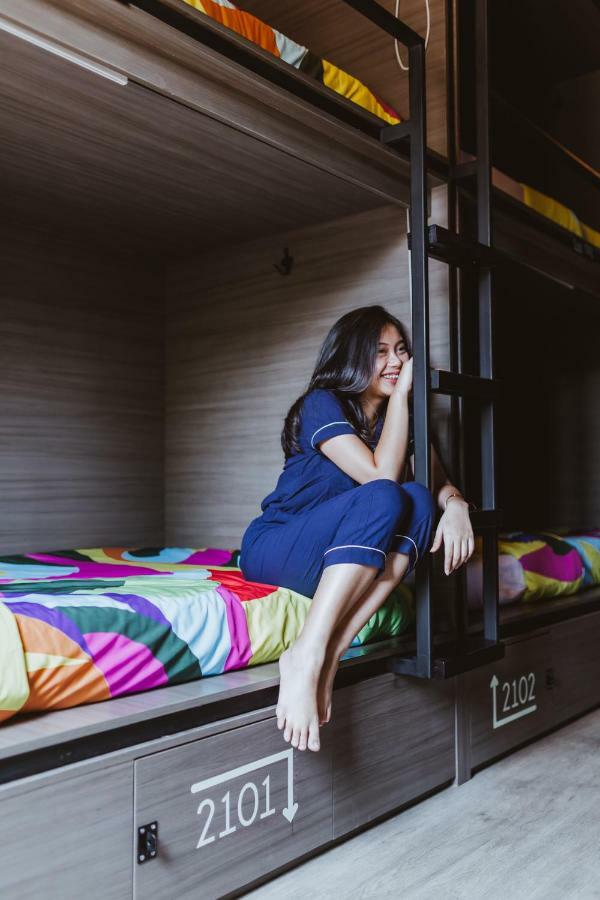 Nomad Hostel Kemang Jakarta Buitenkant foto